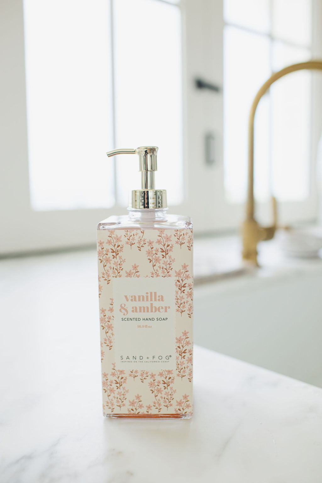 Refreshing Gentle Vanilla & Amber 16.9 oz Liquid Hand Soap