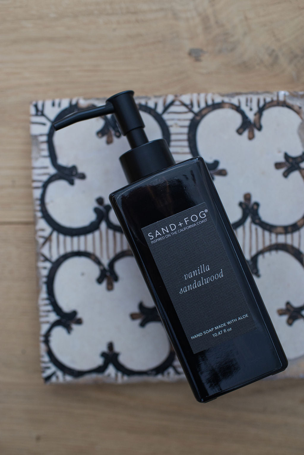 Refreshing Gentle Vanilla Sandalwood 10.47 oz Liquid Hand Soap