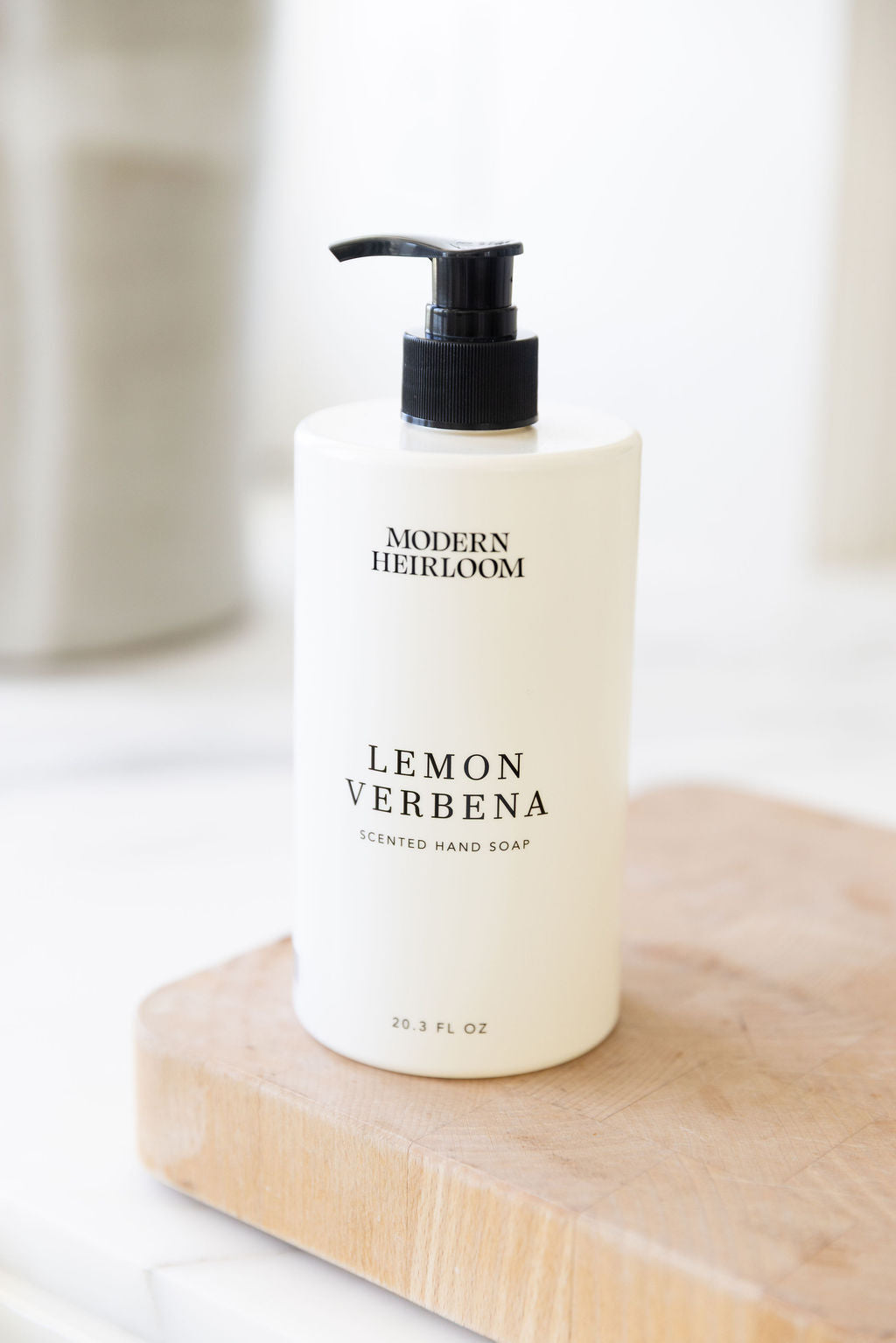 Refreshing Gentle Lemon Verbena Modern Heirloom 20.3 oz Liquid Hand Soap
