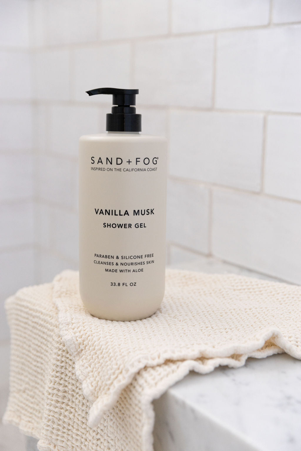 Rejuvenating Nourishing Vanilla Musk 33.8 oz oz Body Wash