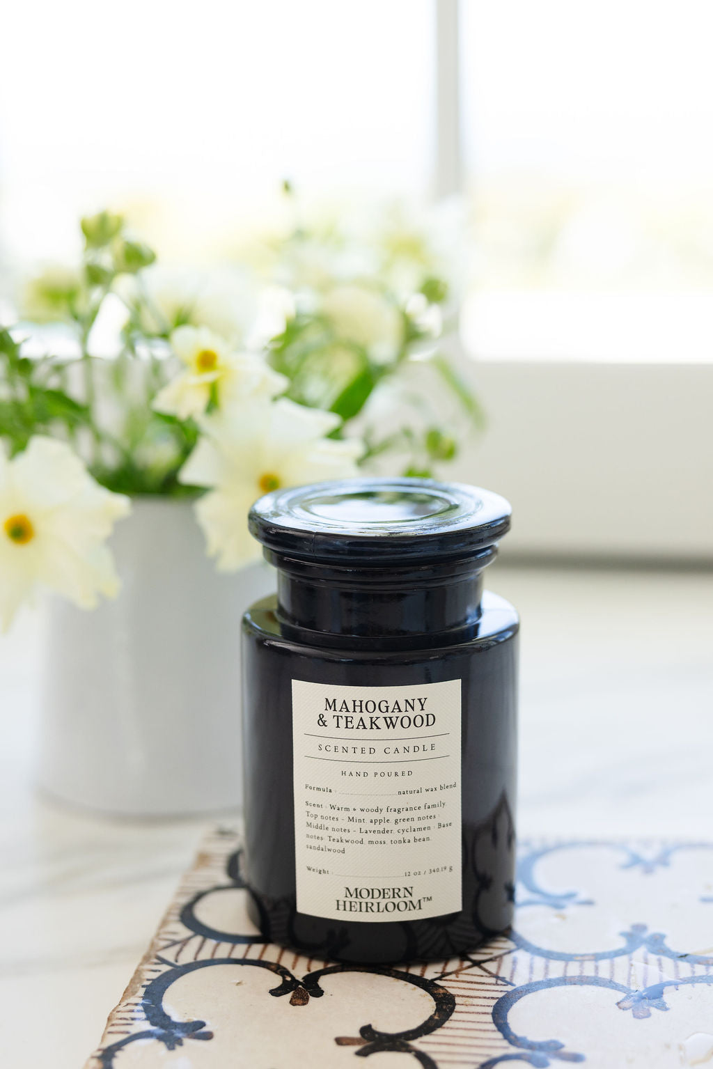 Premium Cozy Mahogany & Teakwood 12 oz scented candle