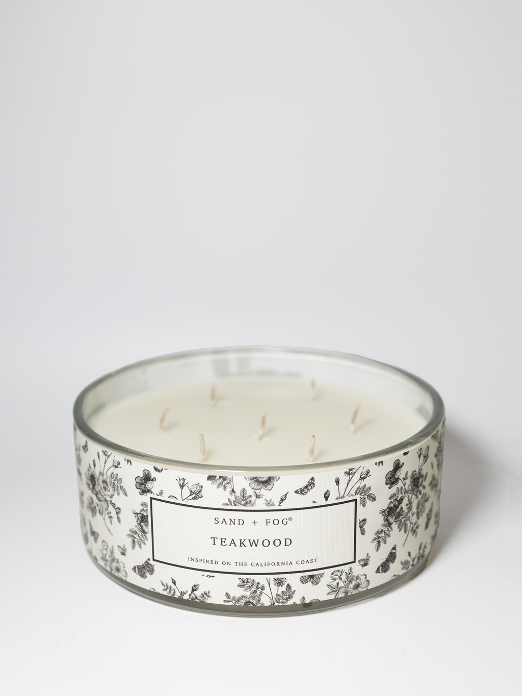 Premium Cozy Teakwood 34 oz scented candle