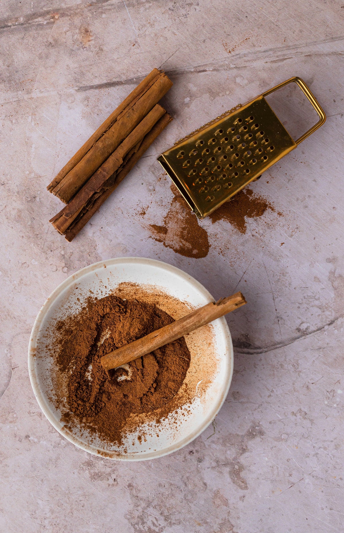 Premium Cozy Cinnamon Vanilla 12 oz scented candle